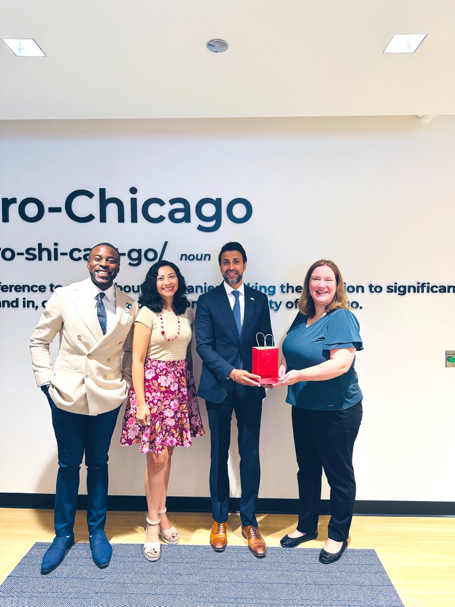CanadaTrade's tweet photo. During his visit to #Chicago, Parliamentary Secretary Sidhu met with #USCongress as well as Canadian and U.S. companies to further advance our close cooperation on a range of shared priorities, including trade, environment, energy and #ElectricVehicle development. https://t.co/QcSBn8ywWQ