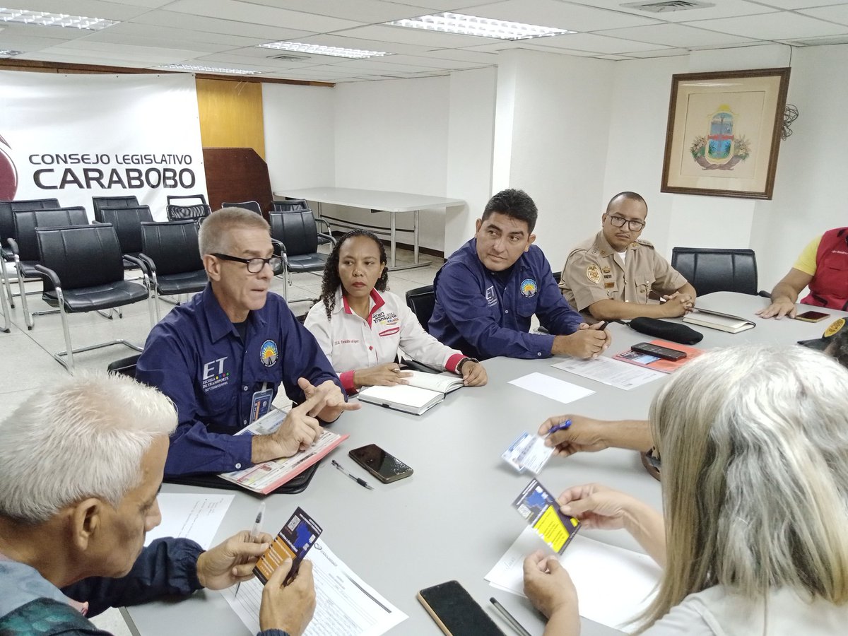 BTT_Carabobo's tweet photo. En horas de la mañana, previa Invitación de la Comisión de Derechos Humanos y Defensa Territorial del CLEC, estuvimos reunidos el personal de @BTT_Carabobo conversando sobre la problemática en cuanto a hechos de tránsito con lesionados y fallecidos que se han suscitados en días https://t.co/UTb5soqeZE