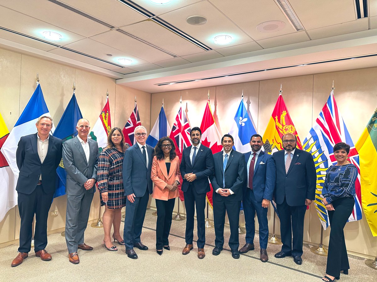 CanadaTrade's tweet photo. During his visit to #Chicago, Parliamentary Secretary Sidhu met with #USCongress as well as Canadian and U.S. companies to further advance our close cooperation on a range of shared priorities, including trade, environment, energy and #ElectricVehicle development. https://t.co/QcSBn8ywWQ