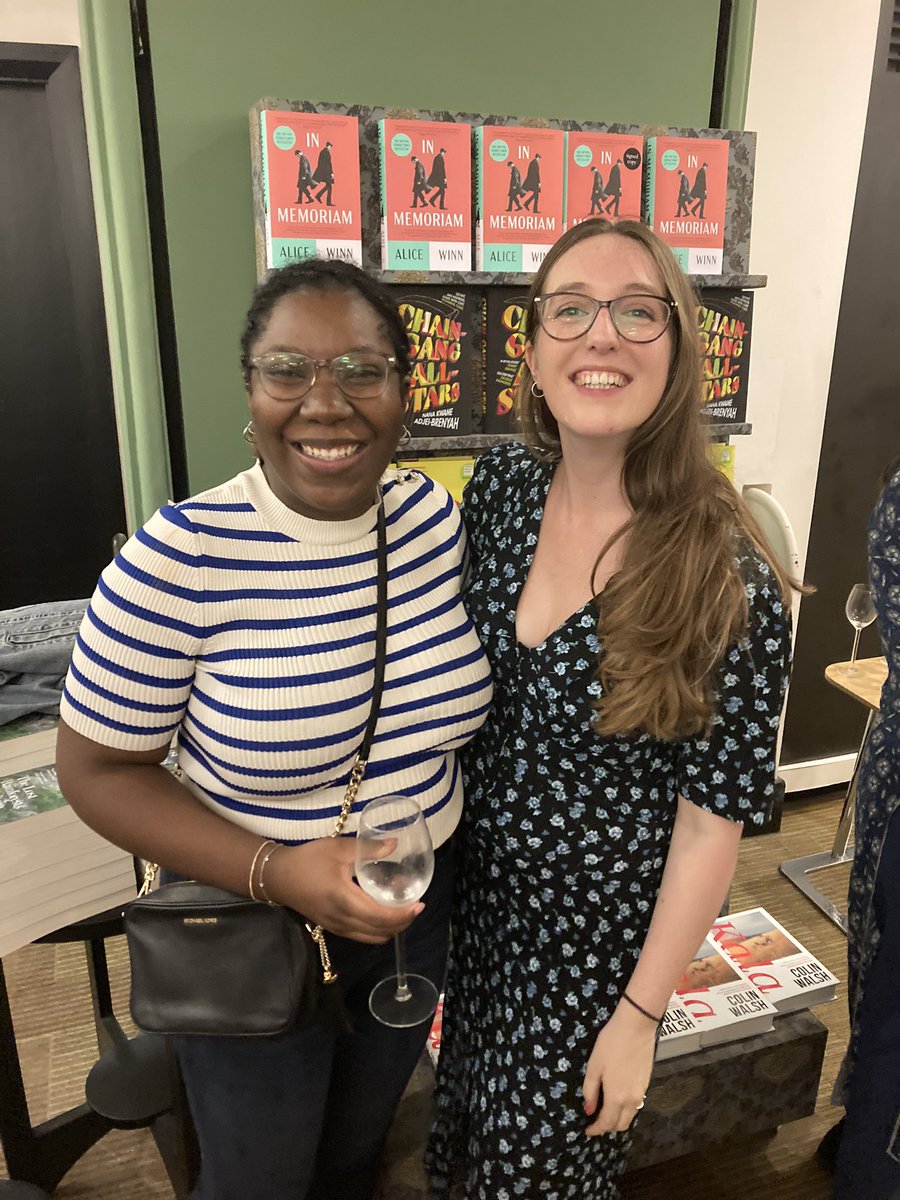 PenguinHuddleUK's tweet photo. Look who I bumped into!! @HarperInsider https://t.co/vuo0SYhCEF