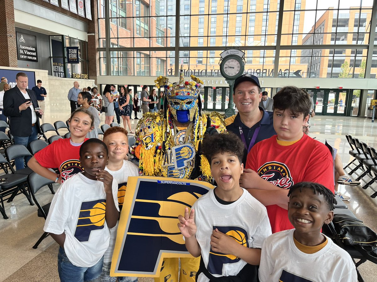 SFE_3820's tweet photo. A few photos we captured on the awesome morning we had at the Bicentennial Unity Plaza Grand Opening. #wearewayne @PacersSportsEnt https://t.co/uYWmnC6uuy