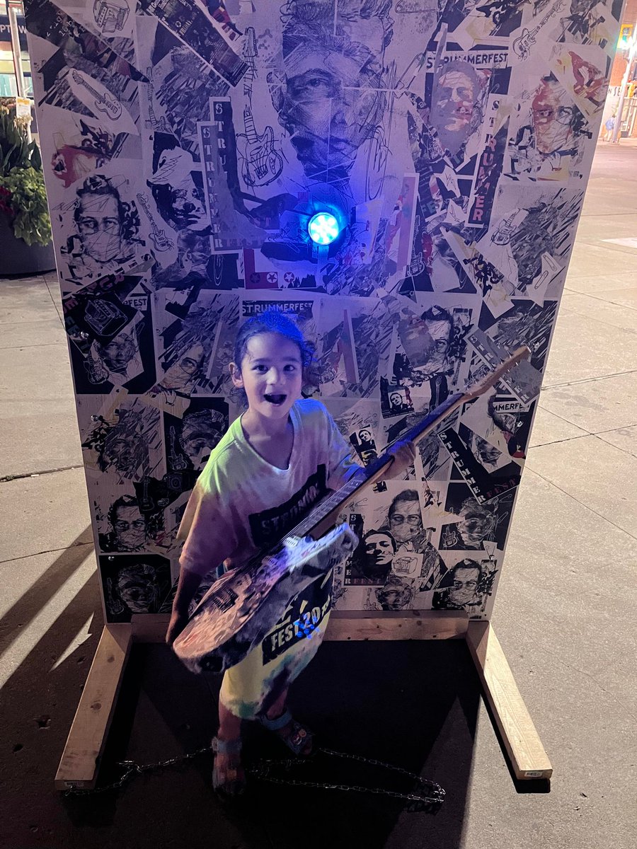 Strummerfest's tweet photo. Have you visited our album of #Strummerfest #selfies on Facebook? Here's a few more to enjoy. (You might recognize some of them!) https://t.co/GB70rXtOYo