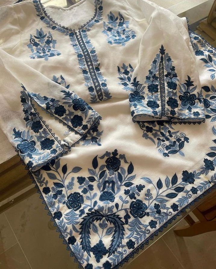 summandar01's tweet photo. #SDPK
#SD_Collection
*SFS Presents*
6000/- 3pcs suit
Khadi net fabric
Small-medium-large sizes available https://t.co/AVuJv1b4QZ
