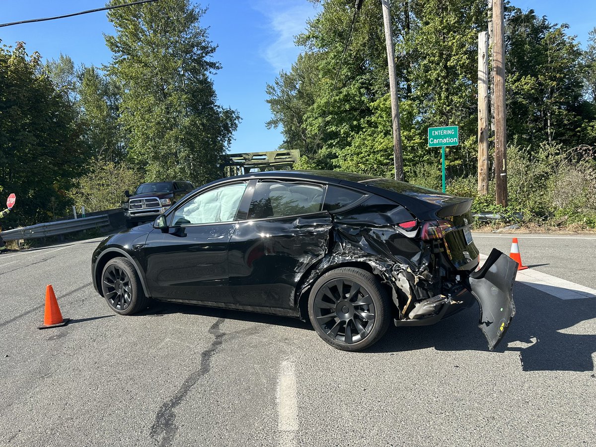 moreddy1's tweet photo. @WhamBaamX Can you believe that Tesla didn’t record anything, check the pic of my Tesla https://t.co/PacrvF3AVV