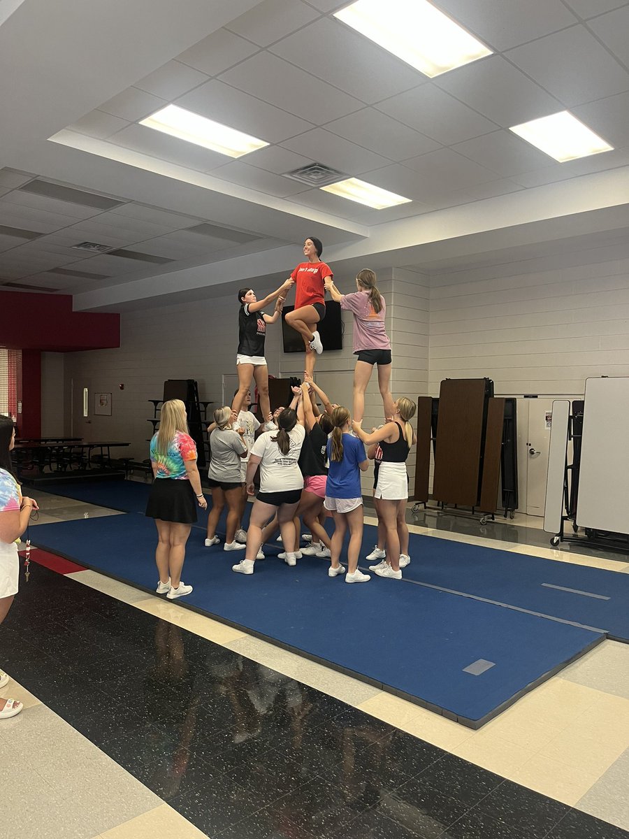 <a href="/HerkyCheer/">Herky Cheer</a> working hard to get ready for Friday night. <a href="/BlackcatMatt/">Matt Lichtenstein</a> <a href="/dix_stephanie/">Stephanie Dix</a> <a href="/HHSBlackcats/">Herculaneum High School</a>