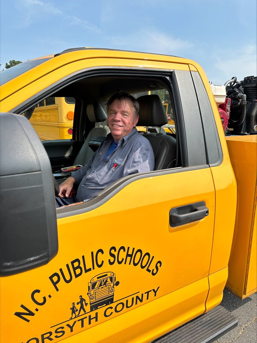 WSFCS_Bus's tweet photo. Our mechanics and drivers are working hard to make sure our buses are ready for our students on the first day of school. @wsfcs https://t.co/wtZPSPG0xG
