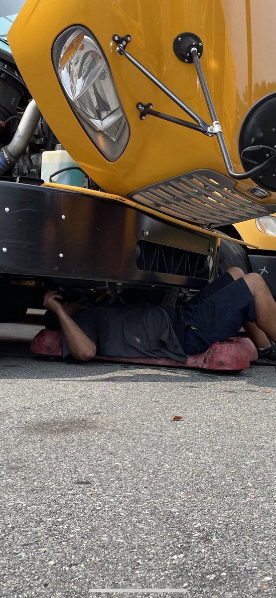 WSFCS_Bus's tweet photo. Our mechanics and drivers are working hard to make sure our buses are ready for our students on the first day of school. @wsfcs https://t.co/wtZPSPG0xG