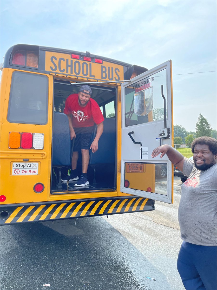 WSFCS_Bus's tweet photo. Our mechanics and drivers are working hard to make sure our buses are ready for our students on the first day of school. @wsfcs https://t.co/wtZPSPG0xG
