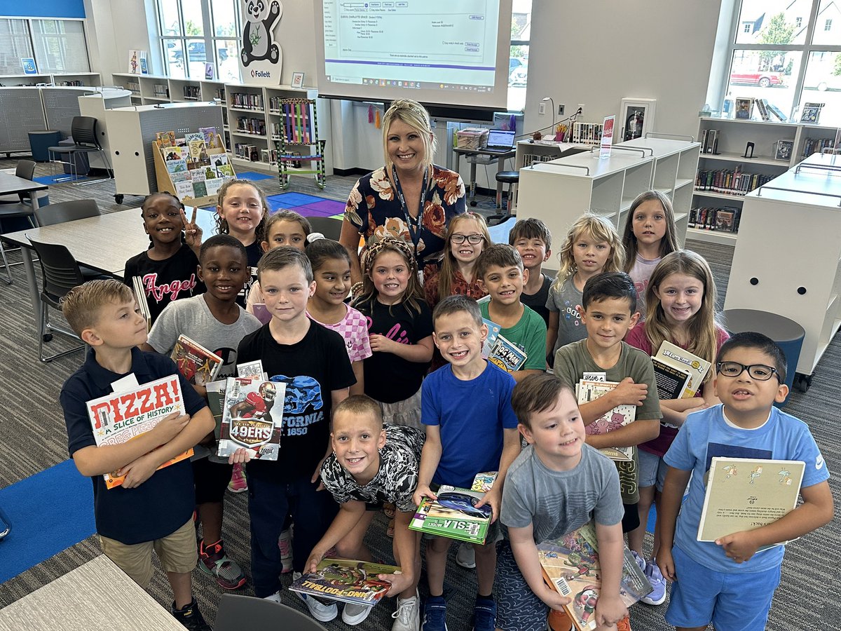 AnneMAnd33's tweet photo. We are so thankful for Mrs. Buckner! 
@hammelem #hammfam #hammheroes https://t.co/QeOV3MWkdx