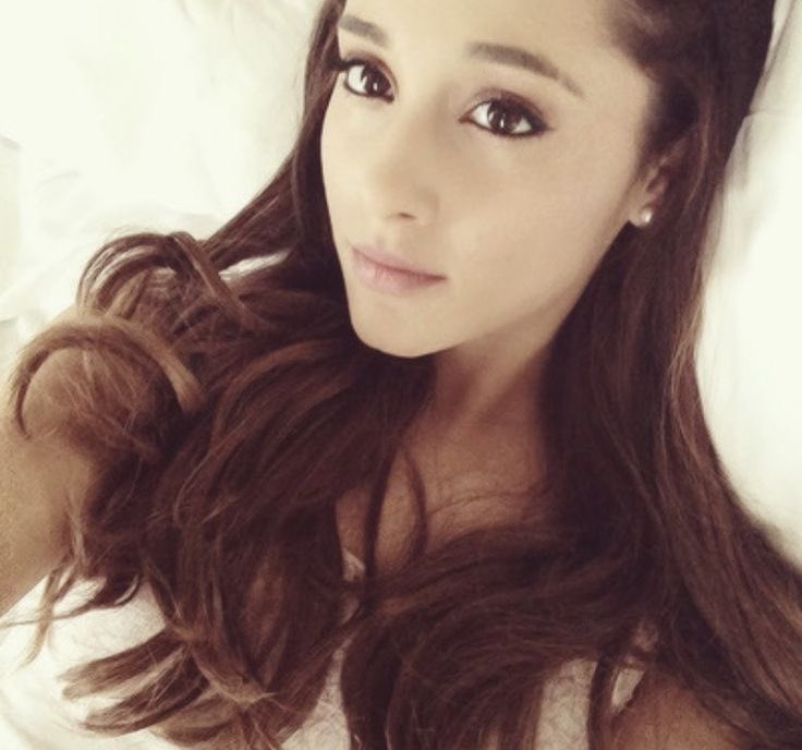 arisimh's tweet image. Today feels so 2013 I’m crying