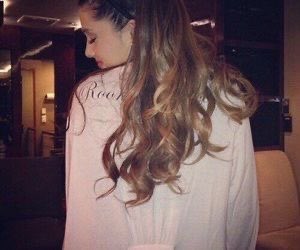 arisimh's tweet image. Today feels so 2013 I’m crying