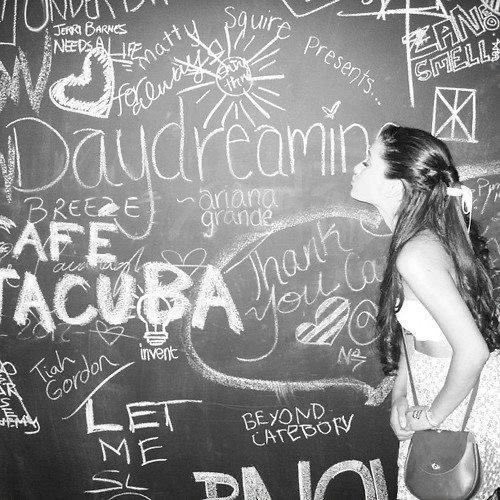 arisimh's tweet image. Today feels so 2013 I’m crying