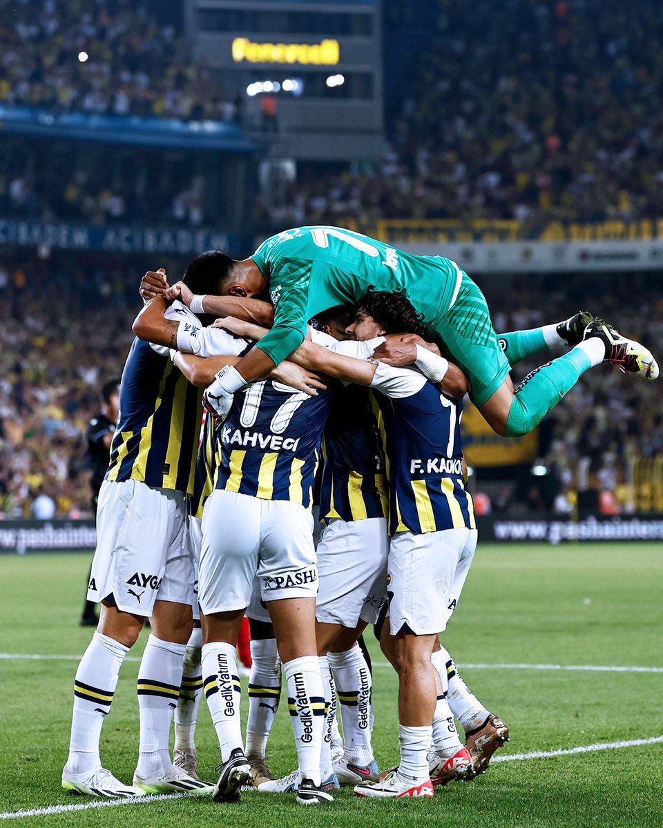 ⚽️ Oosterwolde
⚽️ S. Szymański
⚽️⚽️ İrfan Can Kahveci
⚽️ Tadić

🟡🔵 Fenerbahçe with a huge performance at home 🏡

📸: <a href="/Fenerbahce_EN/">Fenerbahçe English</a> || #UECL