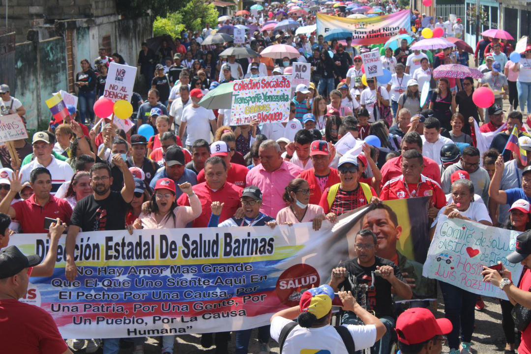 ¡Linda Barinas! Hoy #24Ago los médicos, médicas, enfermeros, enfermeras, los trabajadores y las trabajadoras del sector salud del municipio Barinas, se movilizaron en un acto efervescente de amor por la Revolución. ¡Todo mi apoyo y respaldo para ustedes, hombres y mujeres…