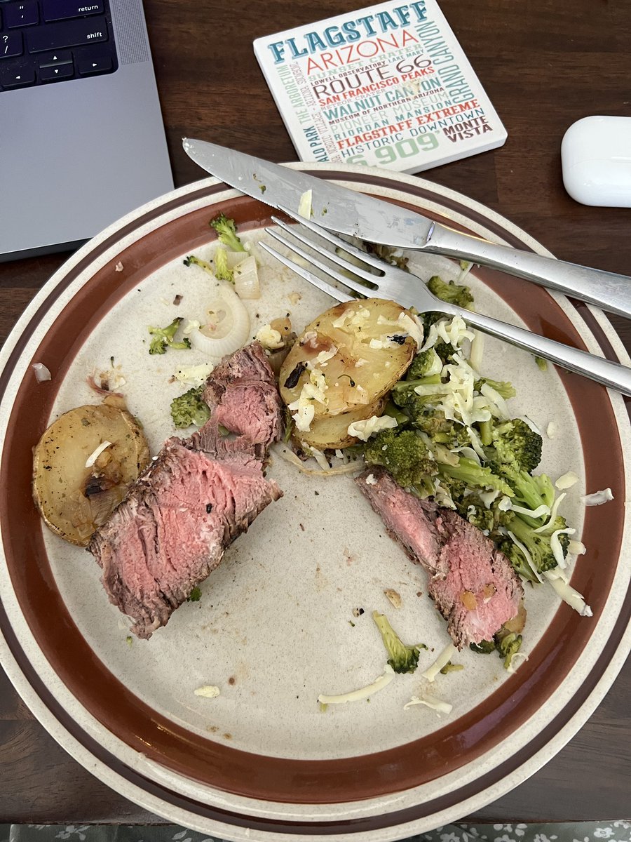 Kamper54's tweet photo. Cold steak for lunch is the best. 🥩 https://t.co/wpPcOAhhIO