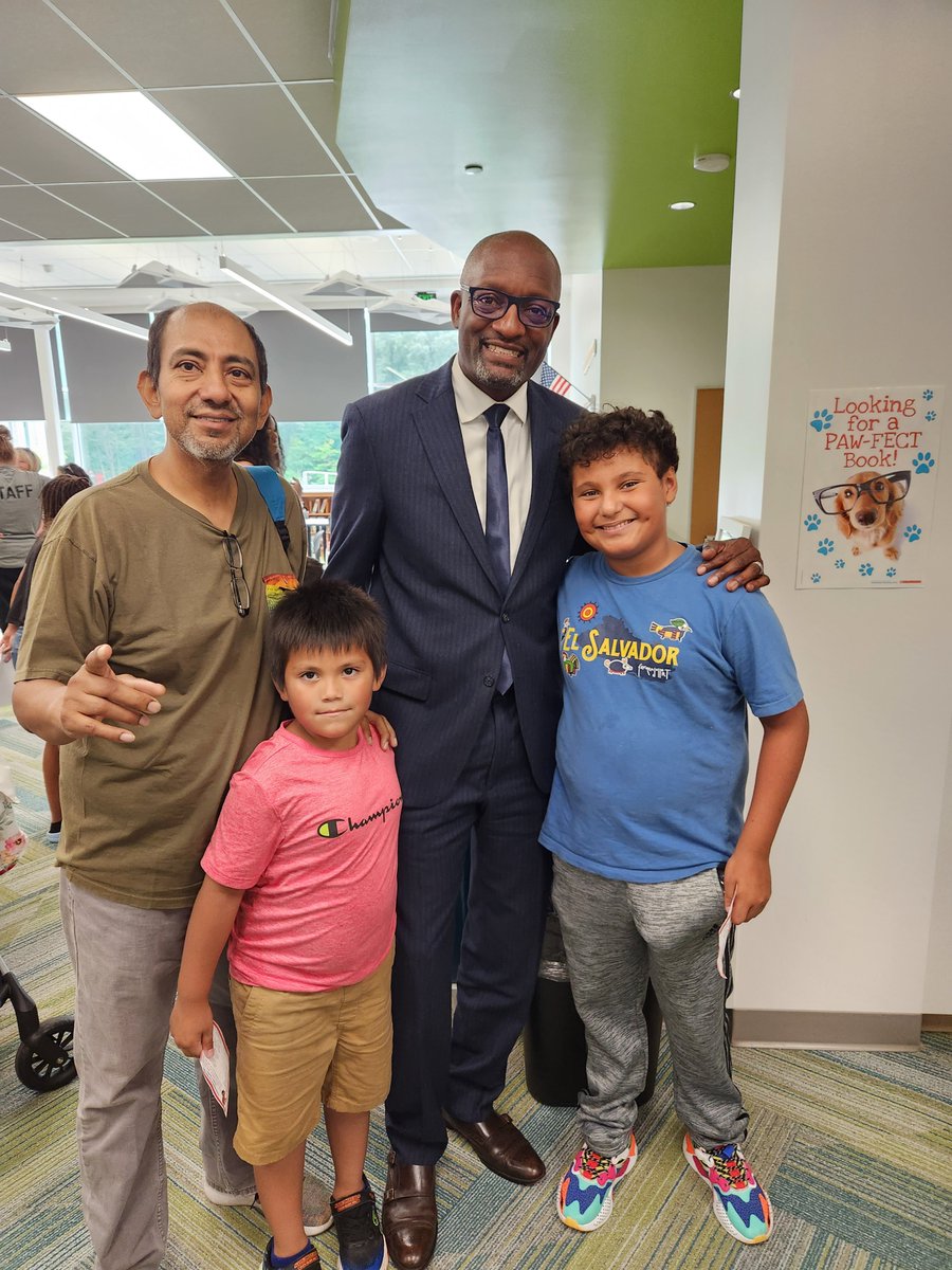 AACountySchools's tweet photo. What an #AACPSAwesome day for the Quarterhorses at the new Quarterfield Elementary School! #AACPSFamily #BelongGrowSucceed @QuarterfieldES https://t.co/uwNfWaN9mJ