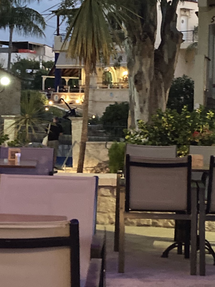 muzzy1961's tweet photo. Port cafe ταβέρνα το βράδυ με ένα χαλαρωτικό ποτό.#lemonouzo #campariandsoda, #relax #chill #enjoy . https://t.co/ixrCdfVO1e
