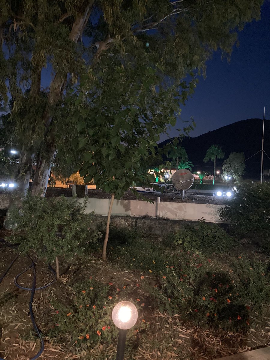 muzzy1961's tweet photo. Port cafe ταβέρνα το βράδυ με ένα χαλαρωτικό ποτό.#lemonouzo #campariandsoda, #relax #chill #enjoy . https://t.co/ixrCdfVO1e