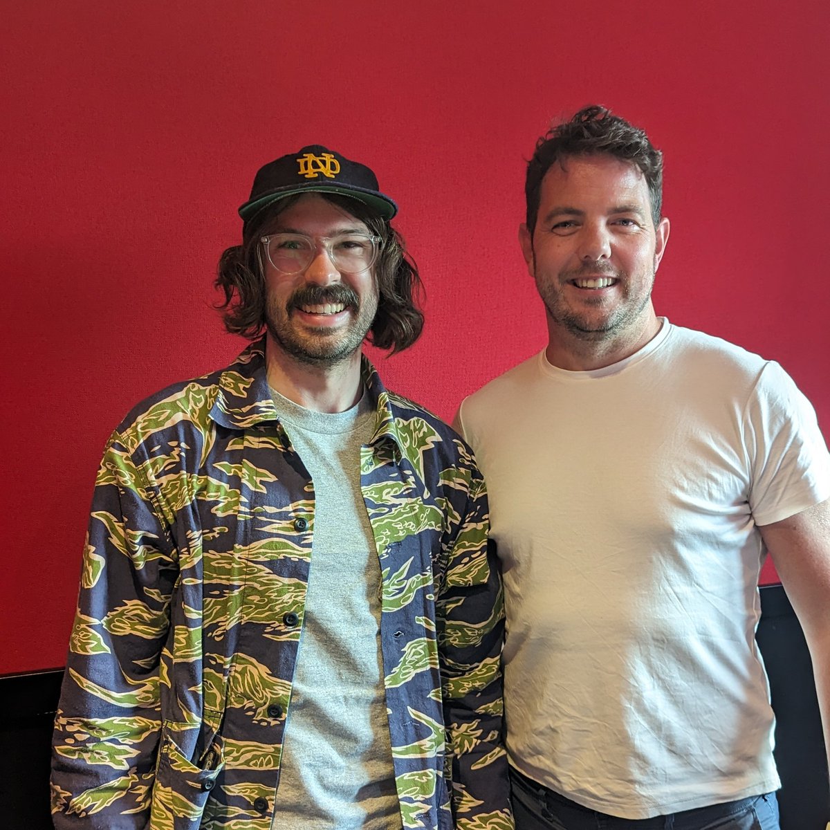 SplancNewstalk's tweet photo. Podchraoladh Splanc na seachtaine ar fáil anois!⚡️

🏈 Fighting Irish Notre Dame i mBÁC @JeaicMagFhinn
🏙️ Barrscéalta le @EoinKeane101
📺 Moltaí Netflix agus chat le @SNiUallachain
🏃‍♀️Rhasidat Adeleke agus Jimmy McGuinness @griallais_13

Éist ⚡️
https://t.co/ocv9JJFAeH https://t.co/7ONrn9zBgn