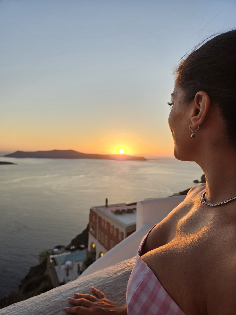 Εσύ με έχεις στο Instagram? 👇🏼 instagram.com/stefigianou/?h…