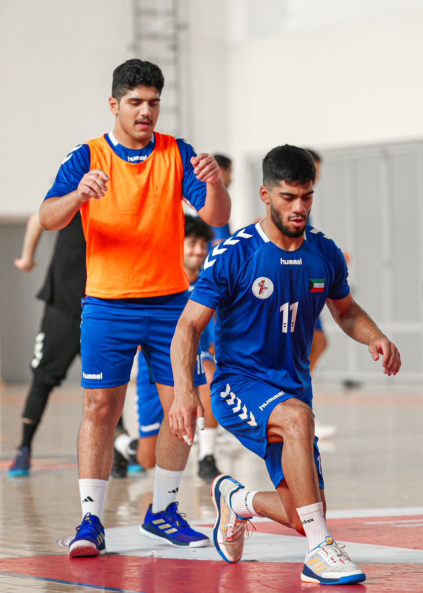 KHAkuwait's tweet photo. معسكر مونتينيغرو |
- يواصل منتخب الشباب ومنتخب الناشئين تدريباتهم في المعسكر الخارجي حيث ان جميع اللاعبين في التزام تام بالجدية والتدريب على فترتين بقيادة الجهاز الفني الجديد ، ويأتي ذلك إستعداداً للمنافسات القادمة .
🇰🇼🤾♂️ #kuwaitHandball https://t.co/AiZHzxpe1q