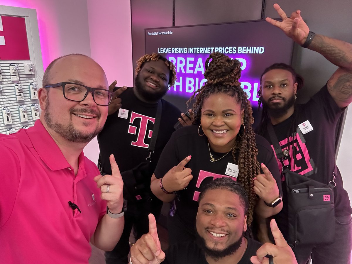 Taylor DeCastro (@t_decastro) on Twitter photo Shoutout to <a href="/C_Blanco89/">Courtney Blanco</a> and her team at Siegen Plaza. Rocking and rolling with #Protection360 in Baton Rouge. <a href="/Karenthesprint1/">ThisGirlWearsMagenta- Senior Manager</a> <a href="/jorge_alvarez33/">Jorge Alvarez</a> <a href="/OdieRetail/">Odie A</a> Shoutout to <a href="/C_Blanco89/">Courtney Blanco</a> and her team at Siegen Plaza. Rocking and rolling with #Protection360 in Baton Rouge. <a href="/Karenthesprint1/">ThisGirlWearsMagenta- Senior Manager</a> <a href="/jorge_alvarez33/">Jorge Alvarez</a> <a href="/OdieRetail/">Odie A</a>