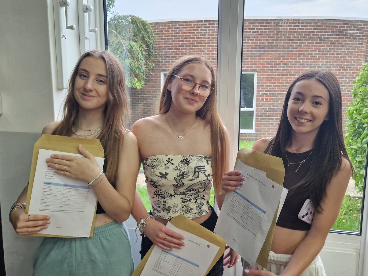 NoadsHistoryKRA's tweet photo. To the class of 2023, it's been a privilege to be your Year Leader.

Congratulations on your results and wishing you all the best for your  apprenticeships and colleges courses 👏 🥳 https://t.co/ZF2tuCFdPQ