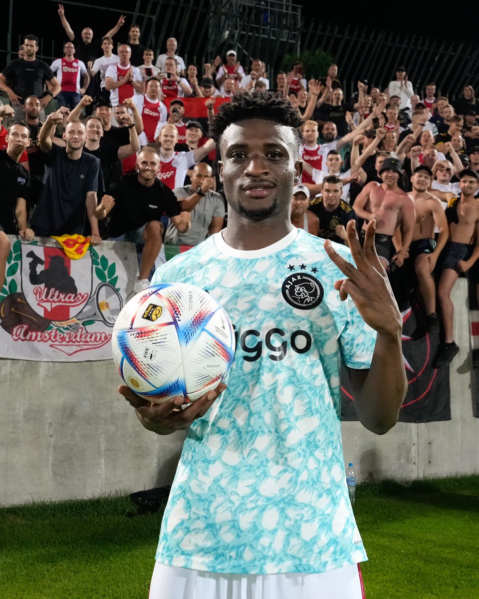 AFCAjax's tweet photo. Hattrick hero = ⚽️😍

That @KudusMohammedGH performance in one GIF? https://t.co/GAREOditNa