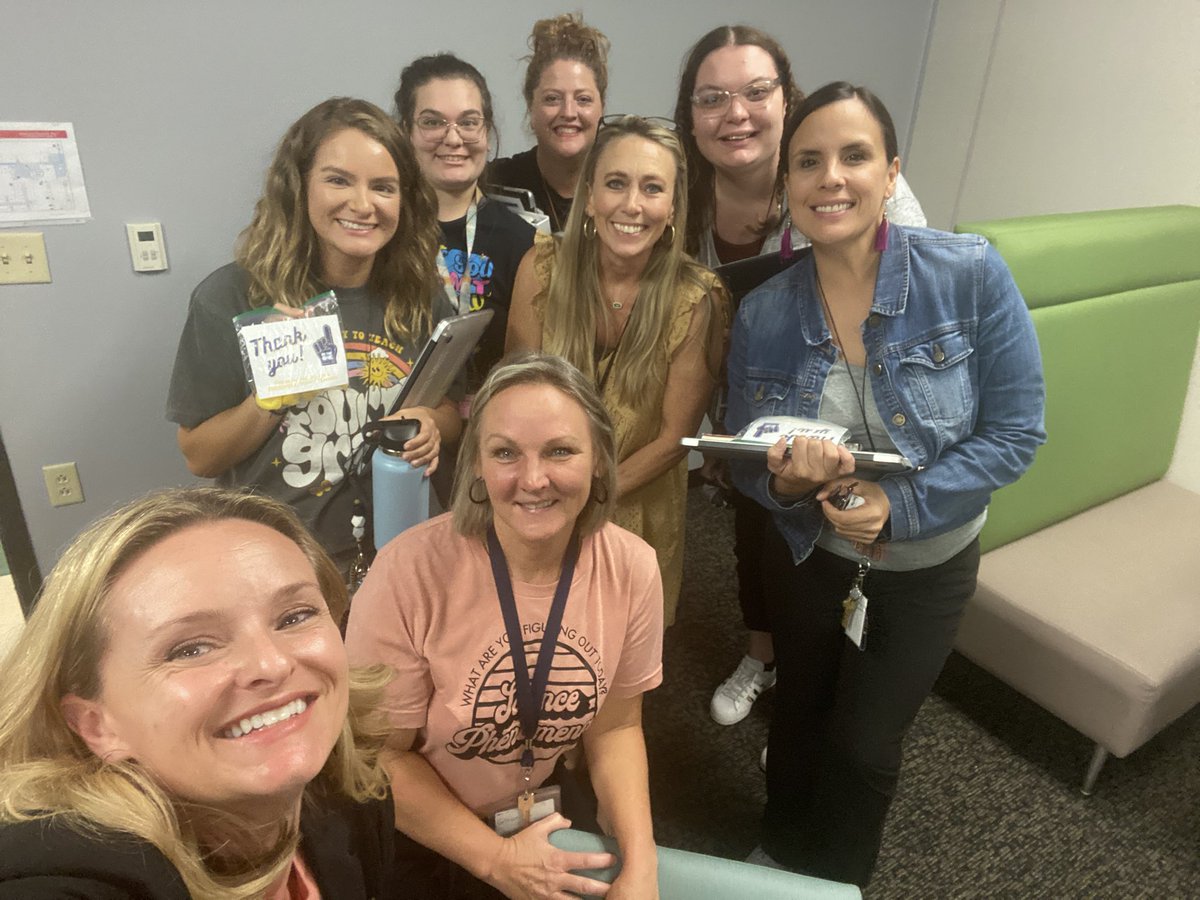 LISDScience's tweet photo. @IndependenceES working with PHENOMENAL teachers as we learn how to use science phenomena to engage students to use scientific and engineering practices to “figure out” the natural world. Time for Science! https://t.co/Gy8wKuv1Ri