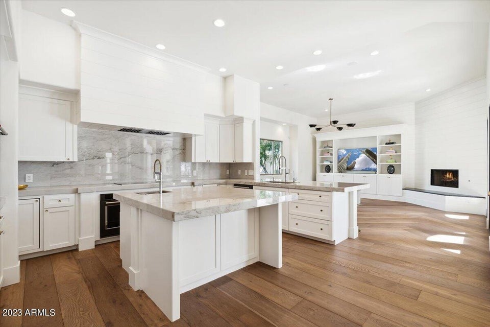TroyErickson's tweet photo. 🏠Tempe, AZ Housing Market Update for July 2023!🏠
See the full report below, then call/text me when you are ready to buy or sell 602-295-6807.

https://t.co/DCuTexsnCp

#tempehousingmarketreport #temperealestate #tempe #tempeaz #troyericksonrealtor #homesforsaleintempe https://t.co/Uh80iS2K1K