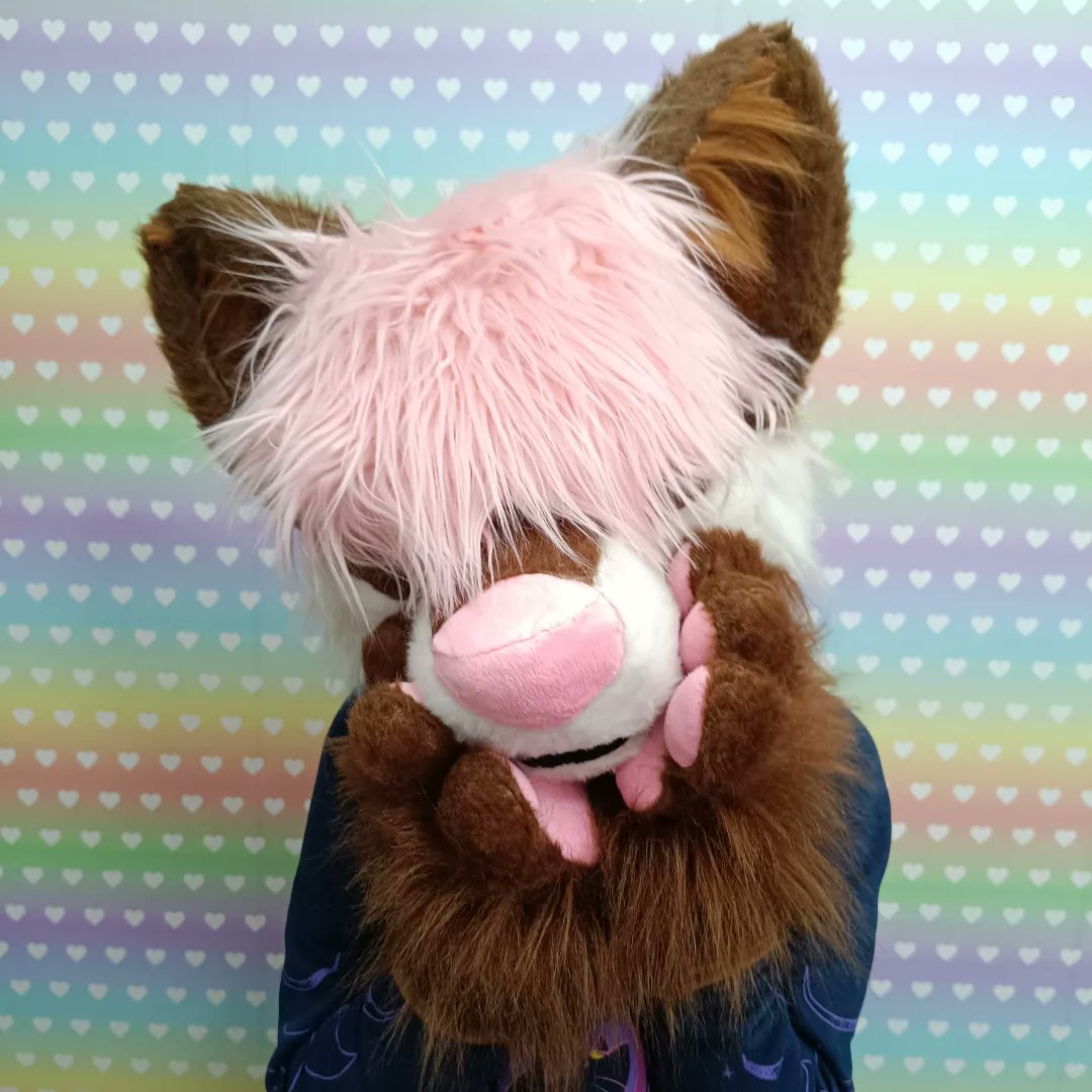 FursuitsPrisma's tweet photo. Chai Lee the hyena 🌸
#fursuitmaker #furryfandom #furrybr #fursuitdog #fursona #furrypaws #fursuiter #fursuit #fursuitwip #fursuiting #furries #fursuitfriday #furry #furrybrasil #furryfox https://t.co/o8ReIvLFUU