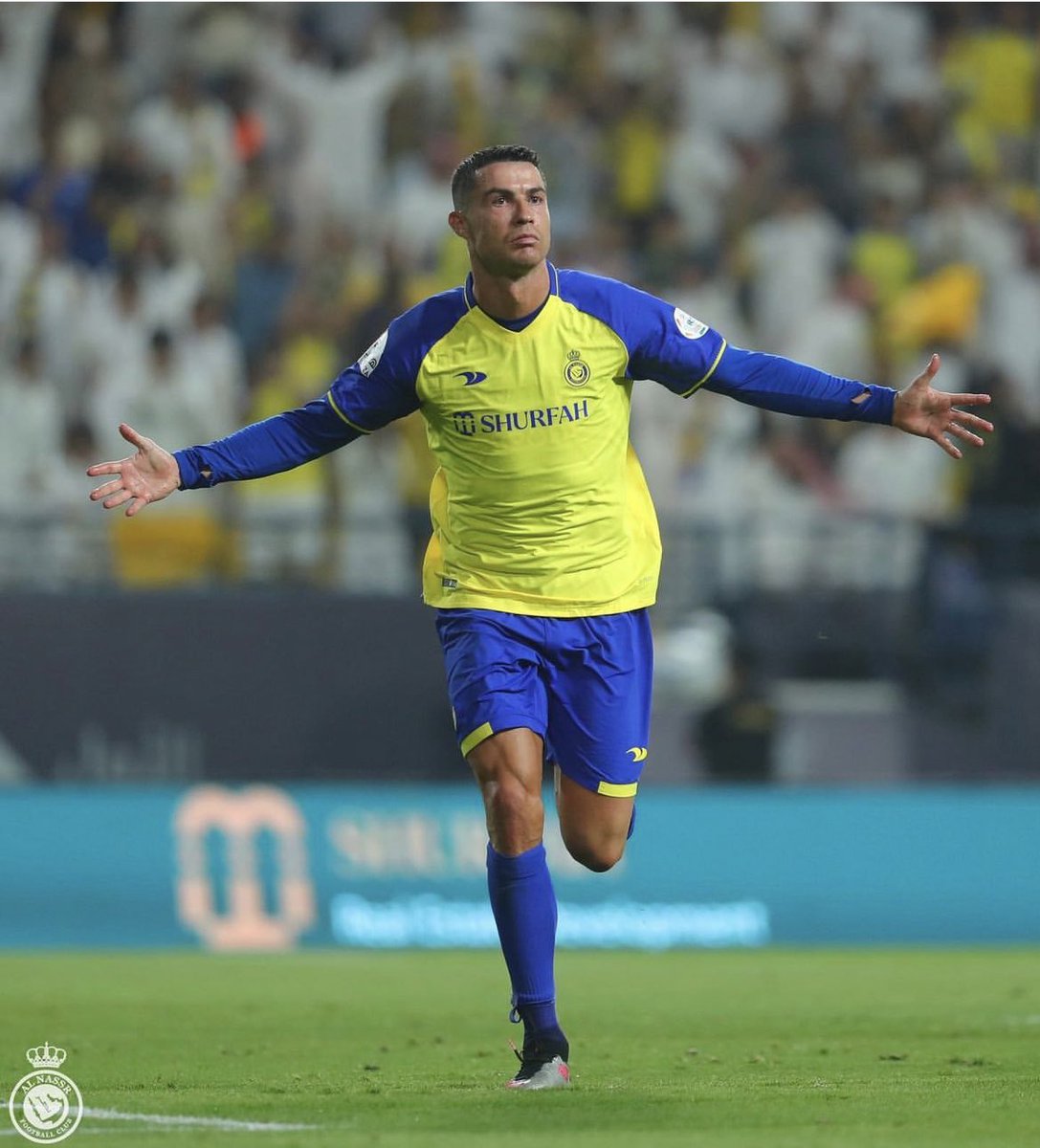 MrEmmybet's tweet photo. Rrt for Ronaldo                   Like for Messi https://t.co/N3oYykQZo3