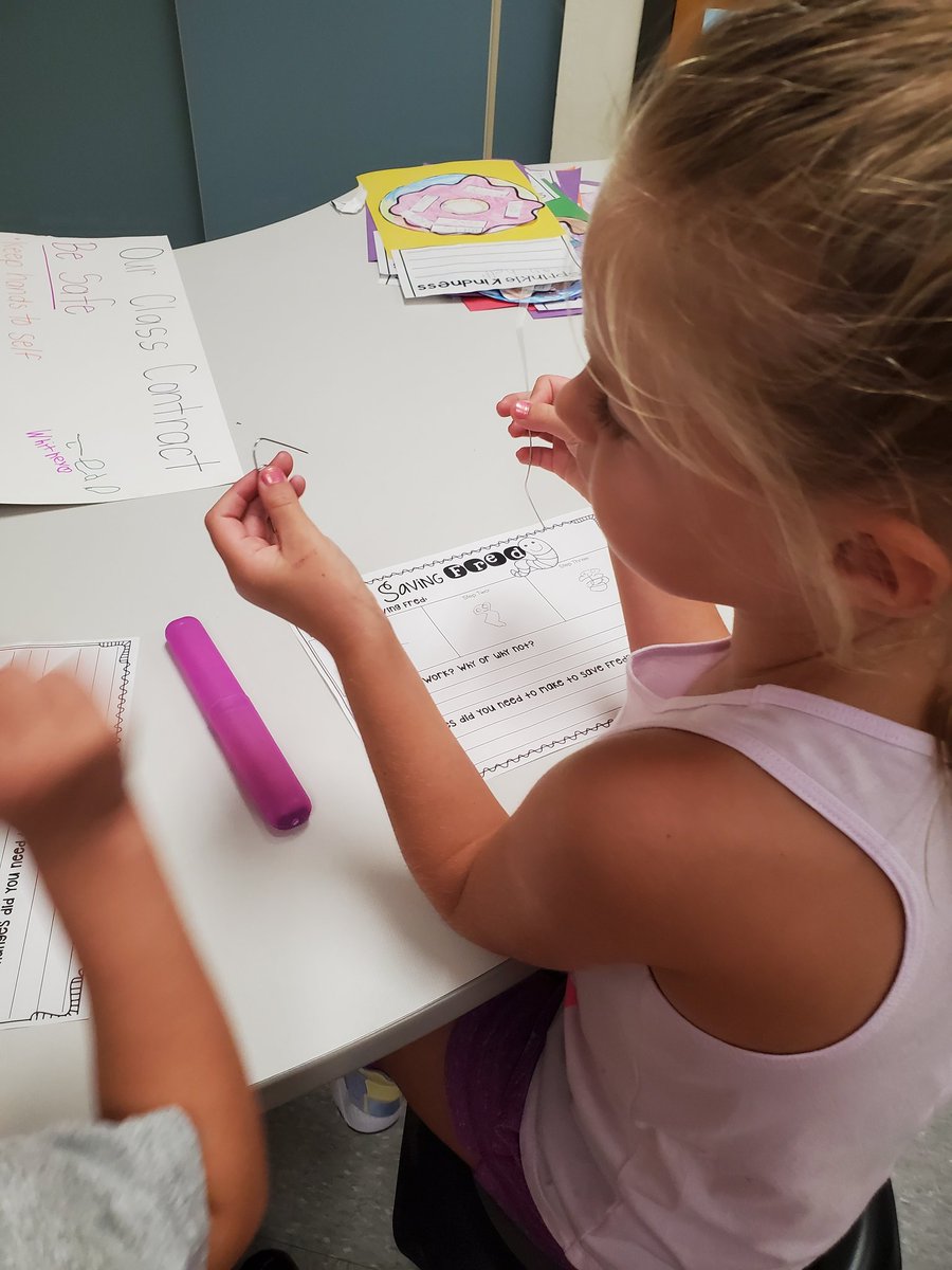 Thank goodness Fred the Worm had these first graders to save him! We worked together to put his life jacket on by only using paperclips! They did a GREAT job collaborating. I'm excited to work with these new loopers! #OakFlatProud #BSSDProud