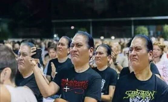 Alternofest's tweet photo. Los metaleros viendo a Muse en el Hell and Heaven… https://t.co/XCTm6AJNjp