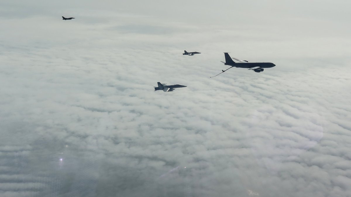 RCAFOperations's tweet photo. Earlier this week, #CANR CF-18 Hornets operated with our @USAF allies during #NORAD Operation #NOBLEDEFENDER in Alaska to defend North America as part of a layered defence. @NORADCommand #WeHaveTheWatch @RCAF_ARC

📷Alaska NORAD Region https://t.co/e7G2MEzIYM