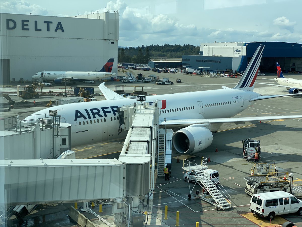 J’ai eu un superbe équipage qui m’a sympathiquement surclassé en business à bord du CDG-SEA en B787-9 avec <a href="/AirFranceFR/">Air France FR</a> sur le vol AF338 ce mercredi 23 août 2023. Vivement Seattle pour quelques jours sous le climat vraiment très agréable.