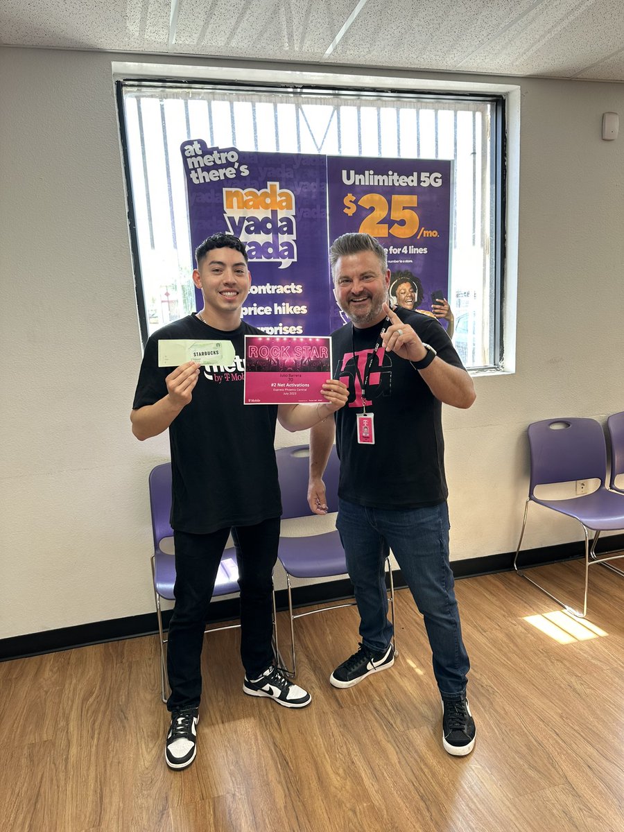 Out in the field recognizing some top performers with awards and coffee. The teams are pumped up to go next level by helping even more customers with Nada Yada Yada!!! #NadaYadaYadaContest <a href="/thayesnet/">Terry Hayes</a> <a href="/falzarano_sarah/">SarahFalzarano</a>