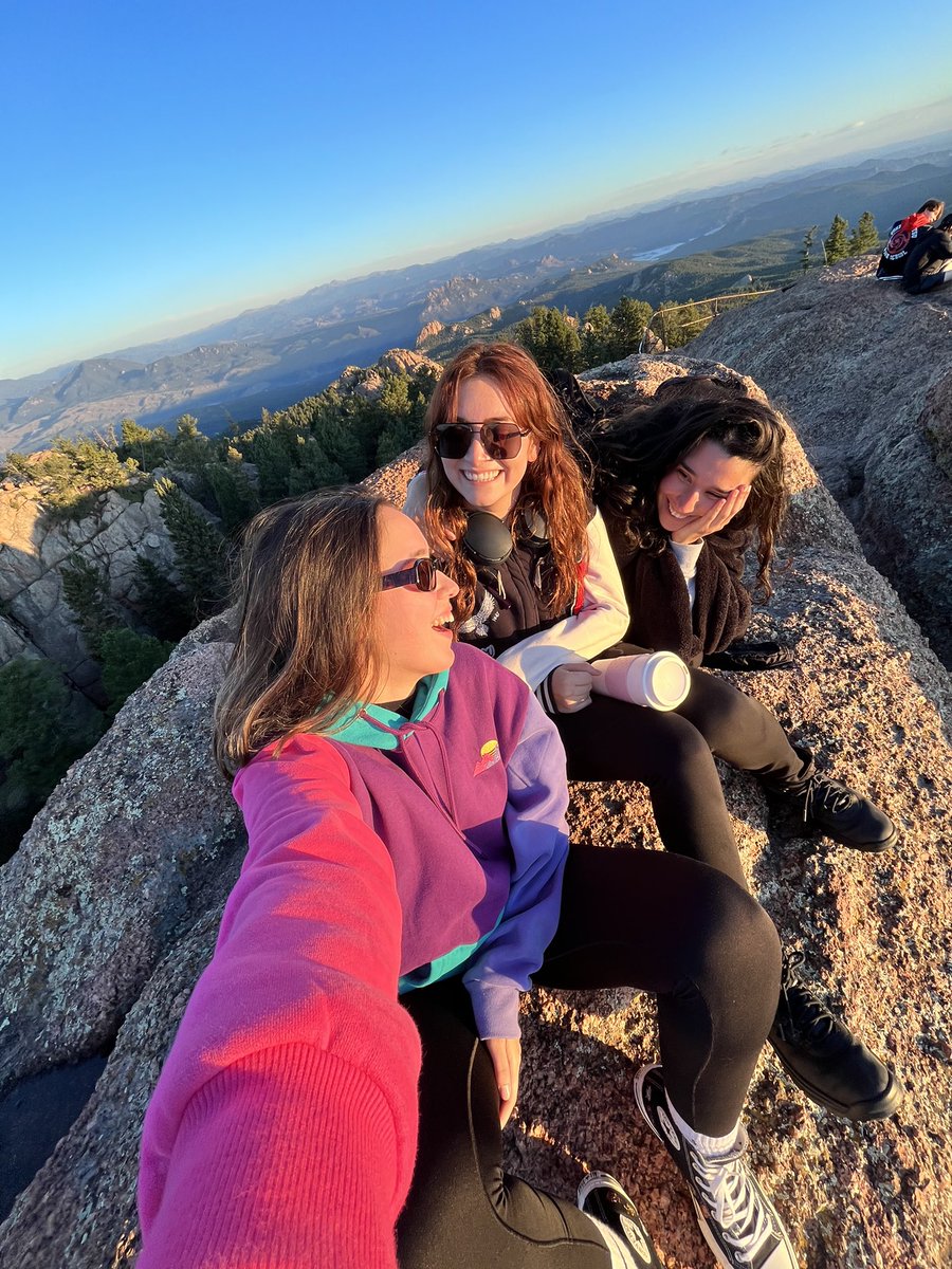 AndrewisEM's tweet photo. My girls made me sleep in the car all night so we could start our hike at 5am, and see the sunrise… It was totally worth it. https://t.co/GdryWEcQ2y