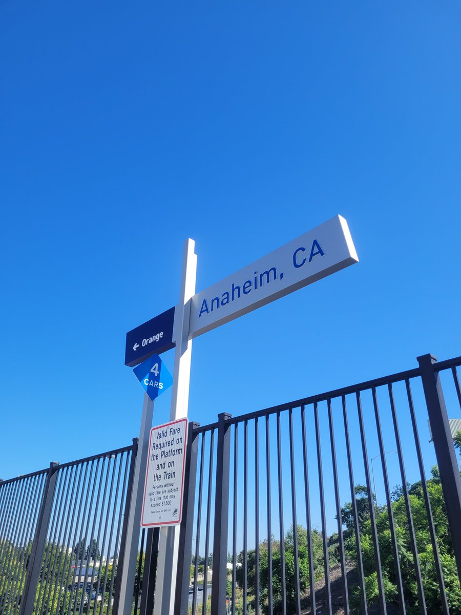 I'm back and can barely begin to express, how happy this makes me. 😌 No fear this time, no anxiety. Just being myself amongst the wonderfully weird people of this place. This is me healing, seeking closure. LA called me &amp; I'm so glad I came. Thankful. ☀️