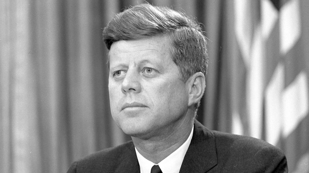 “Perdona a tus enemigos, pero no olvides sus nombres”.
John F. Kennedy
#Fuedicho