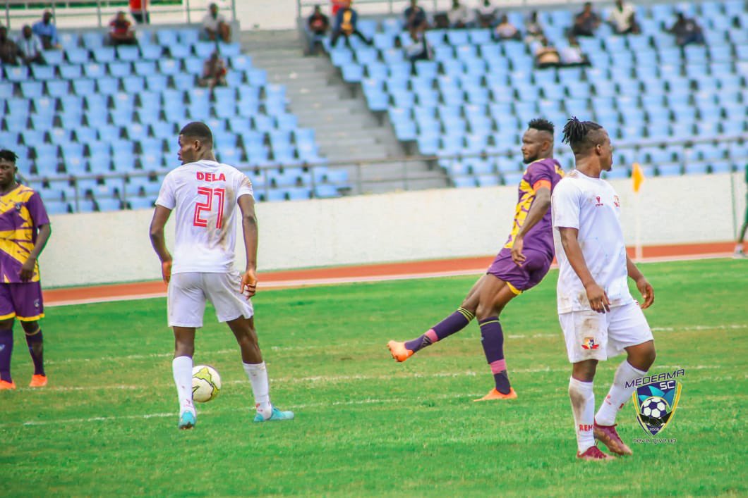 Atingah21's tweet photo. Taking risks is the bridge between ordinary existence and a life of boundless possibilities….#21 💜💛💜💛 #championleaque @CAF_Online @CAF_Media @MedeamaSC https://t.co/3dhSOHRUrK
