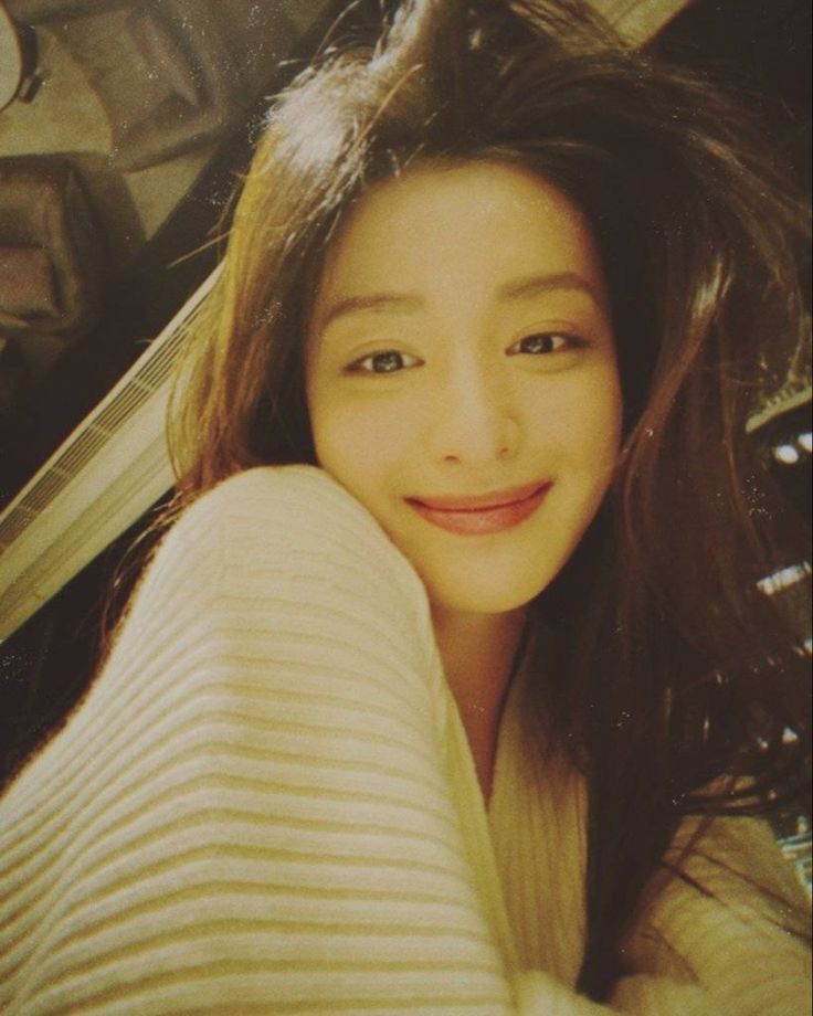 jeanaalice_chu's tweet photo. Smile, life is beautiful 😊
#WangChuran #王楚然 #chineseactor #chineseactress #photoshoot #beauty
#model #chinese #cdrama #HaveaCrushonYou #thelongestpromise #royalfeast #challengesatmidlife #fireworksofmyheart https://t.co/qTMxOyK6mL