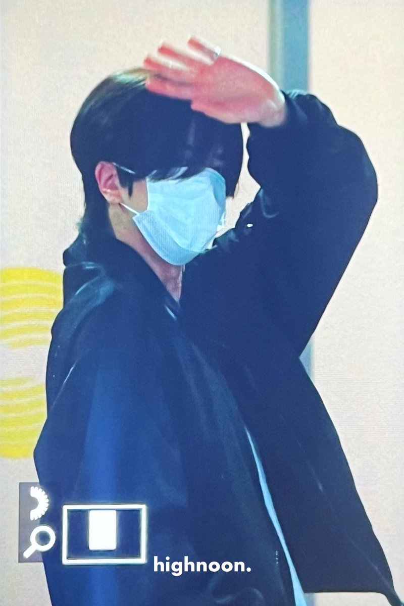 highnoon808's tweet photo. 230825 #영훈 #younghoon 

신난 강쥐 뮤뱅출근😆 https://t.co/H6dkgvPXpK
