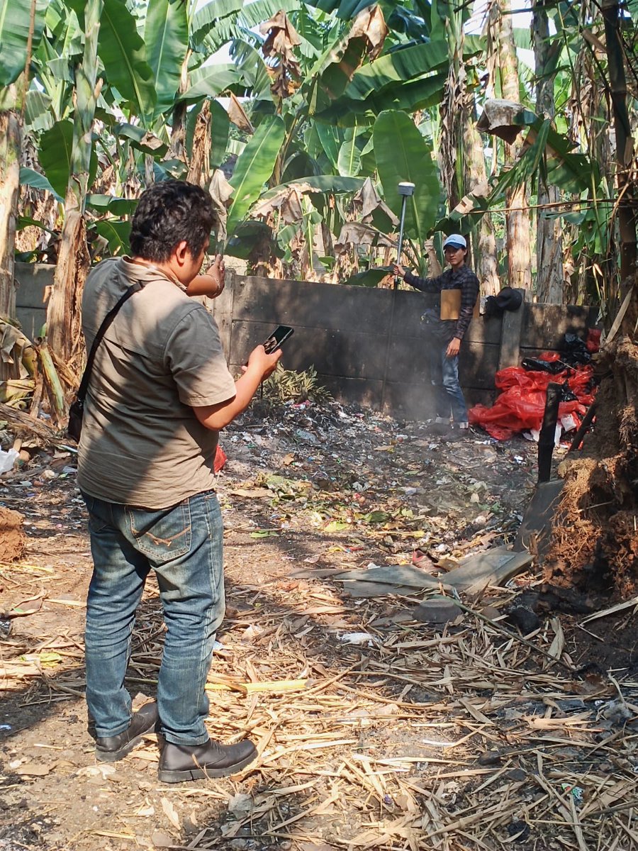 jumintenkoplak's tweet image. Buat temen² yg lgi merasa terpuruk

Keajaiban akan datang
Ketika hidup terasa berat
Dan segala sesuatu sptny ga mungkin
Percaya deh... Hujan badai akan berlalu, dan pelangi hadir

2006 aku mkn nasikuning basi tiap hari + pln dicabut+debcol
2023 beli tanah lagi

Km pasti bisa!!