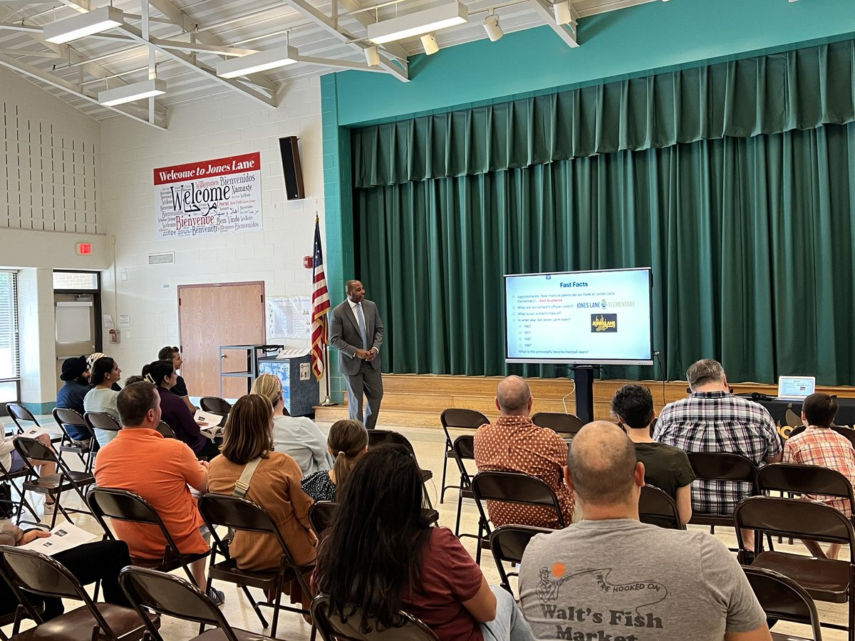 JoneLaneAP's tweet photo. New Jaguar parent/guardian orientation at The Lane!  Welcoming new Jaguars to the family! https://t.co/OE5tCn5ijh