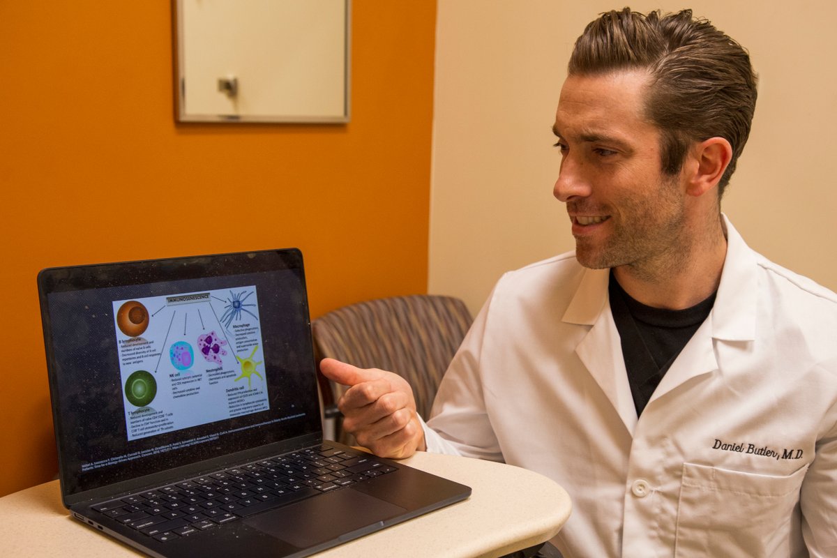 UAZMedTucson's tweet photo. Daniel Butler, MD, is bringing the emerging field of geriatric dermatology to Southern Arizona. He believes that “normalizing” aging honors patients’ experiences and helps us better understand healthy aging. https://t.co/UG4poWviT6 https://t.co/lQRJbGu7LG