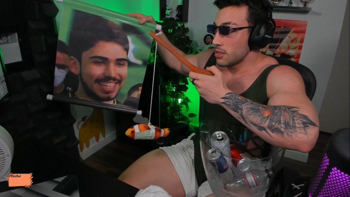 tck10_'s tweet photo. Eu e Aspas fisgando um bagre laranja

GG izi newbs https://t.co/1IZkWUS5hj