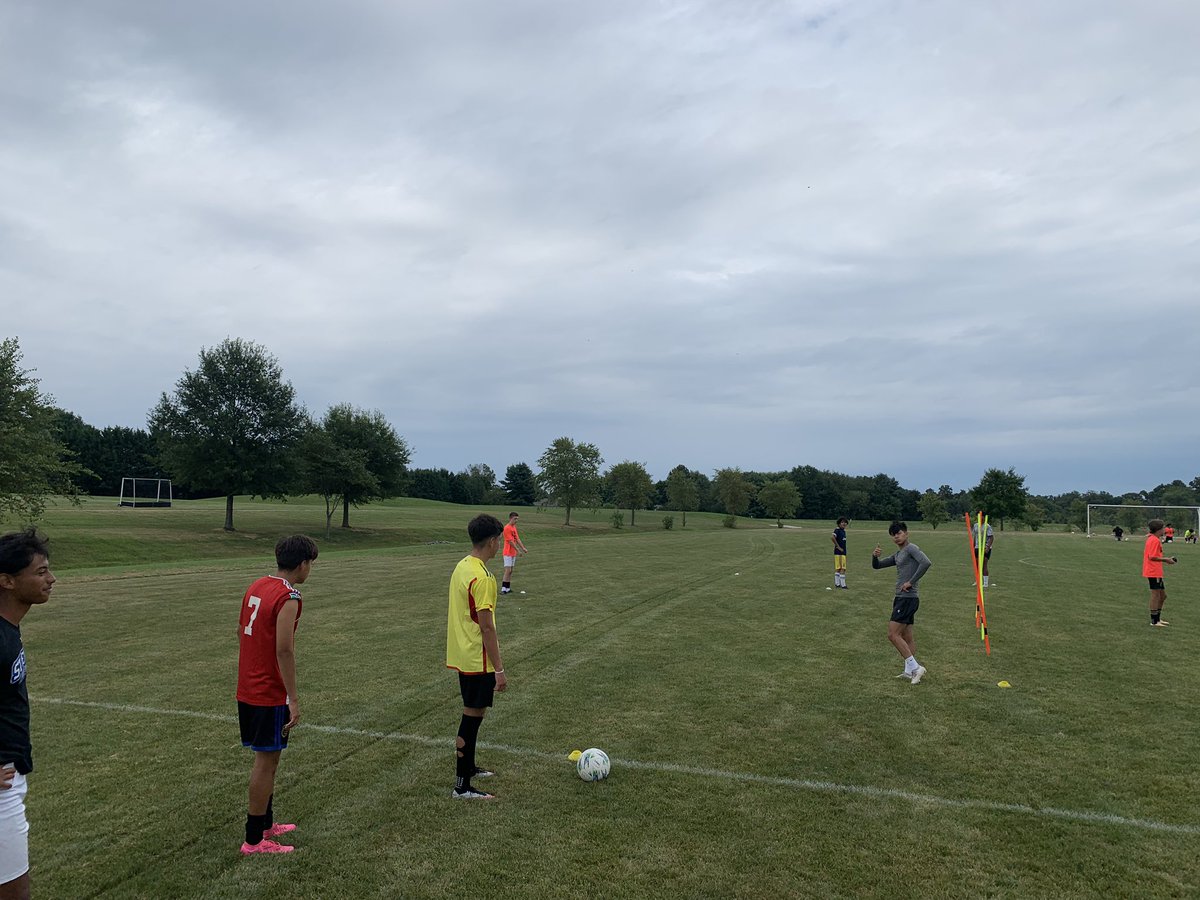 The boys have been putting in work so far!! Excited to continue to push to get better each day! A little fun today with some relays from <a href="/SpursOfficial/">Tottenham Hotspur</a> training for Coach Null. #HawkNation #nccvtworks