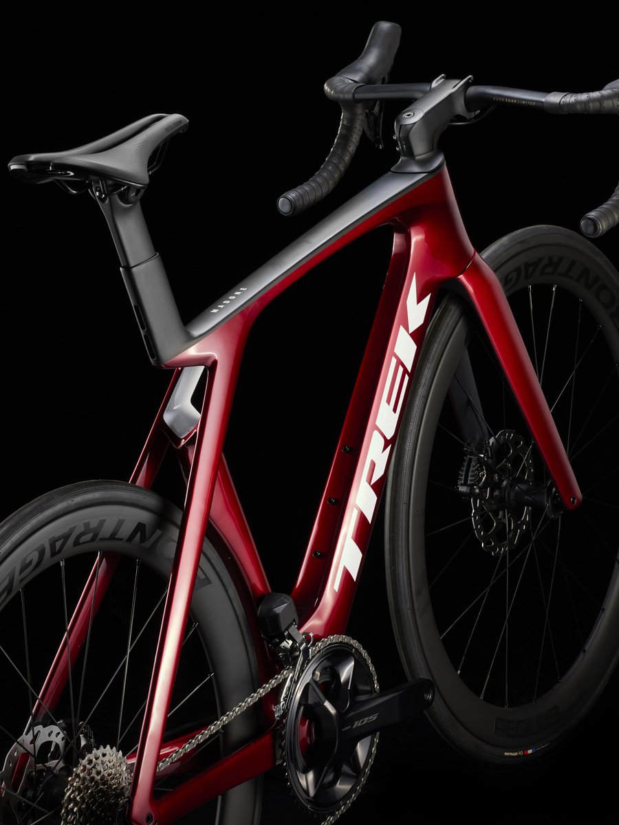 Tri_GERONIMO's tweet photo. 【トレック 速さへの新たな選択肢 Madone SL】
エアロロードのカテゴリーが微妙な中で、明確にエアロダイナミクスを追求するMadone。速く走るために軽量性も追求したフラッグシップのSLRをベースにリースナブルに設定され、105Di2など、トータルバランスにも配慮された一台。
https://t.co/0Bhr2Acoiu https://t.co/1YII2gsRT4