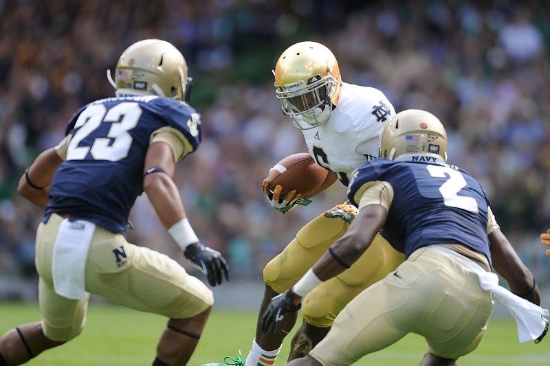 Great memories from Dublin with my @NDFootball brothers!! GO IRISH BEAT NAVY!! #TBT #goirish☘️